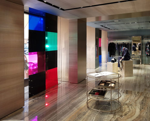 Damenmode exklusiv, anspruchsvolles Outfit, perfektes Auftreten, stilvolle Accessoires